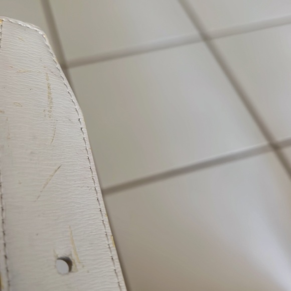 Simple and fabulous in gold belt - Picture 5 of 6